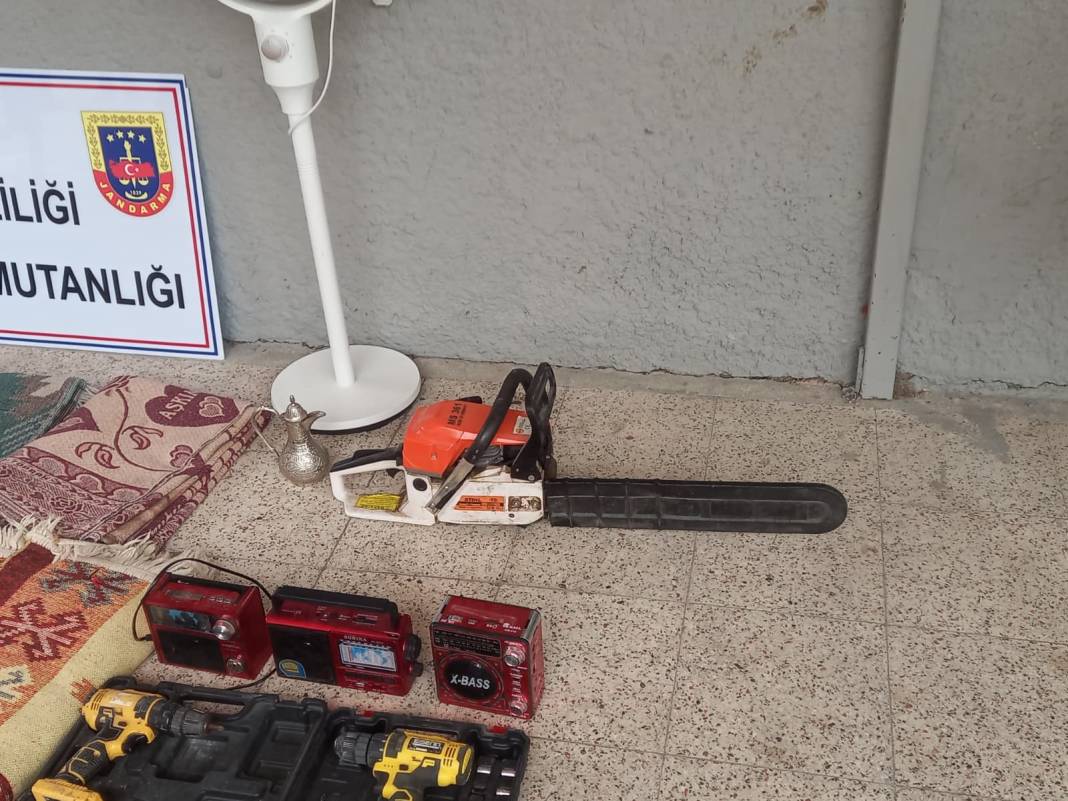 'Mezarcıyız' deyip 20 evi soydular! Konya'da yakalandılar 5